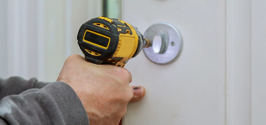 Street Locksmith For Smart Lock Repair in Laguna Beach, CA