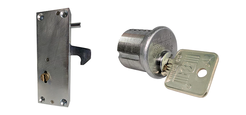 RR Fence Gates Brink Locks Repair in Laguna Beach, California