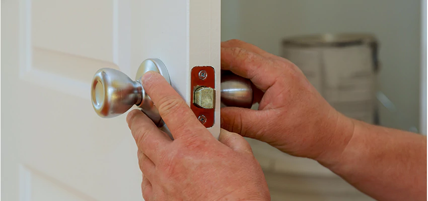 AAA Locksmiths For lock Replacement in Laguna Beach, California
